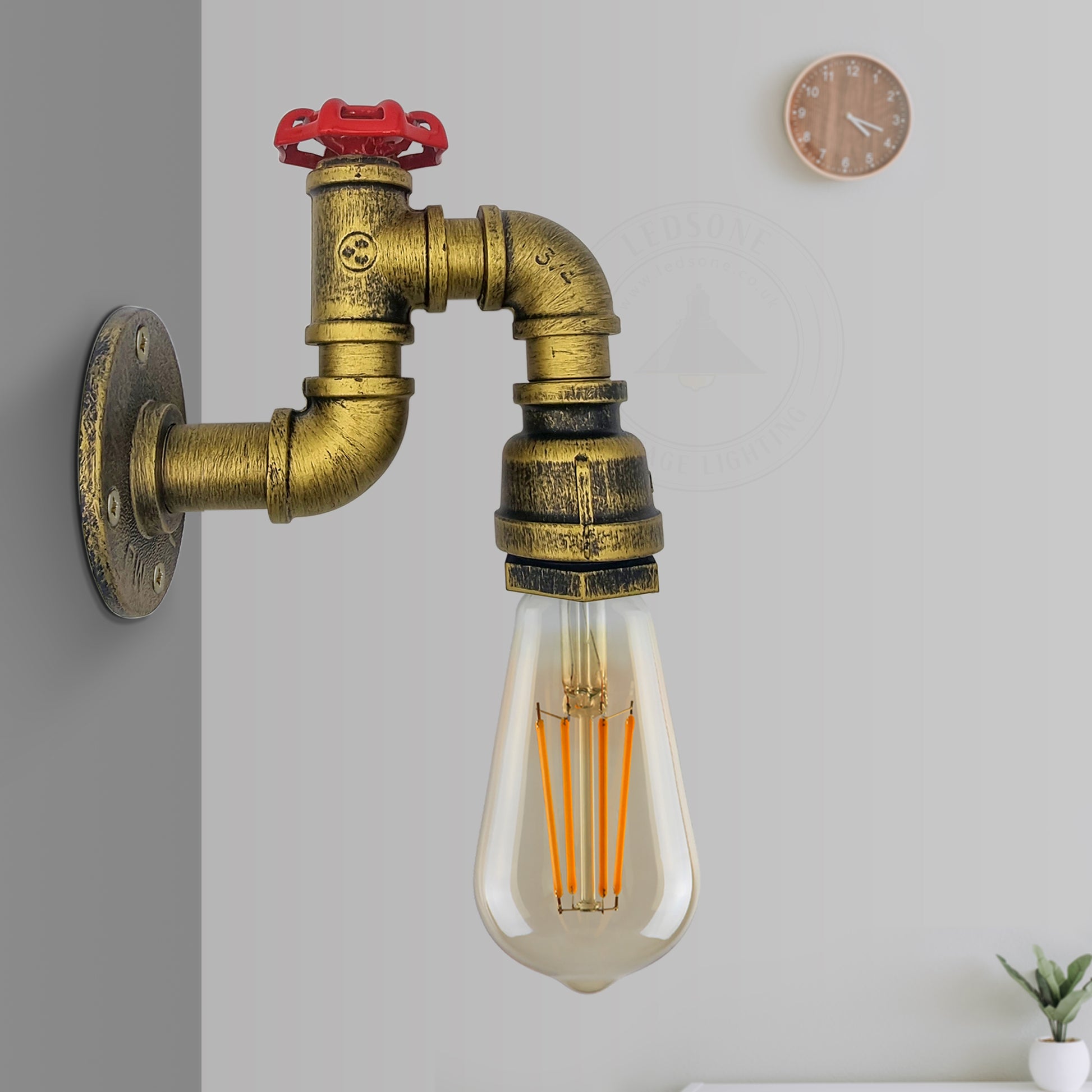 Brushed brass wall sconce .JPG