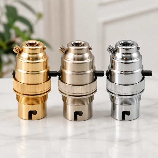 B22 Metal Lamp Holder with Integrated Push-Button Switch ~6660