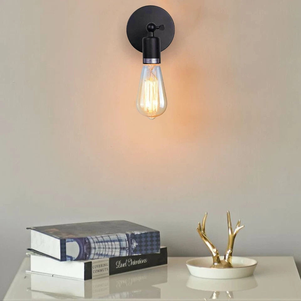 Wall-mounted light fixture 