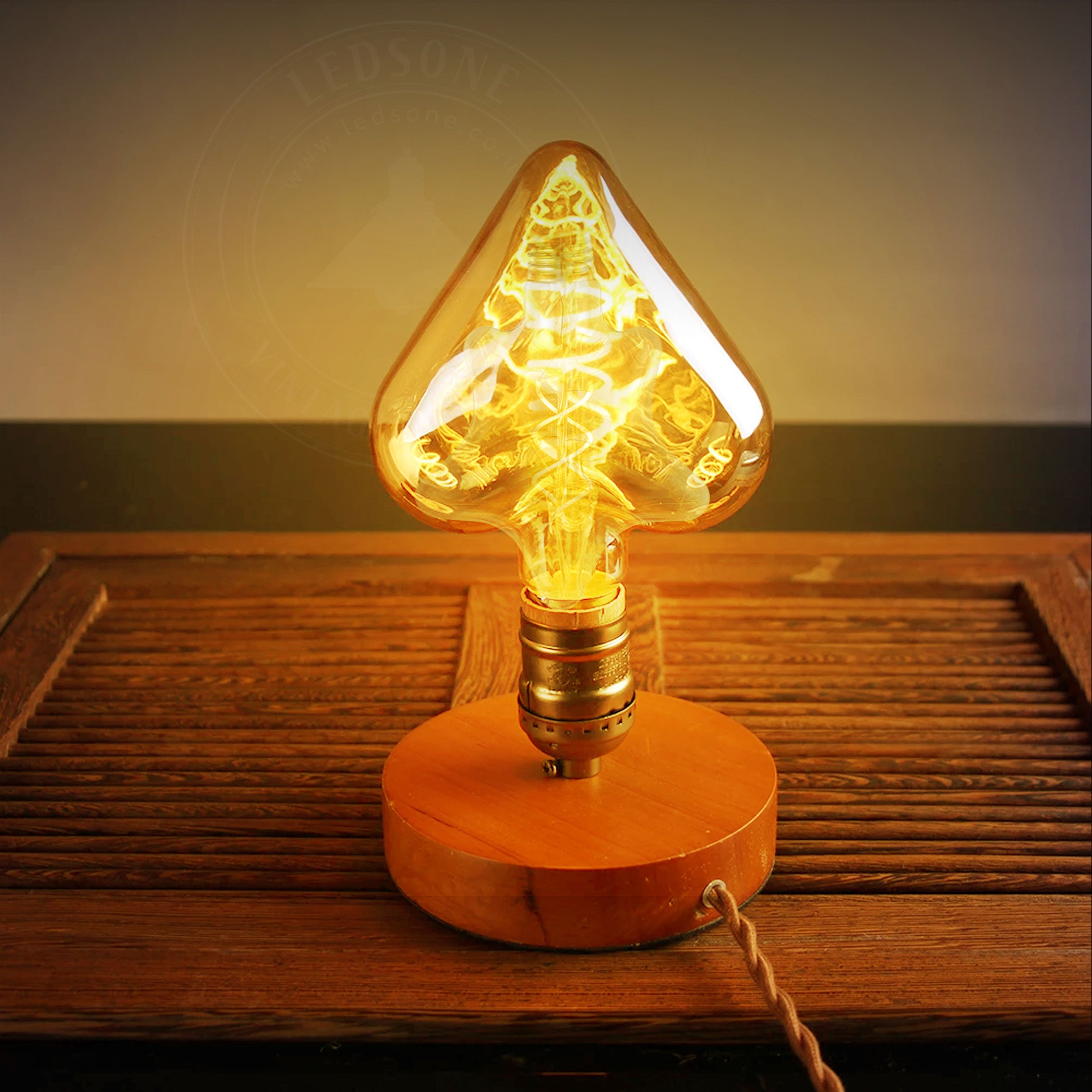 Soft light outlet edison bulb